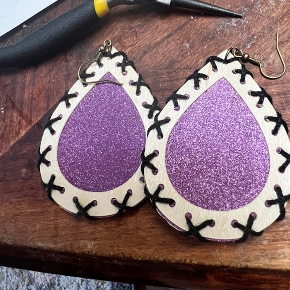 Handcrafted tear drop shaped hand stitched earrings, make your own - Picture 4 of 11